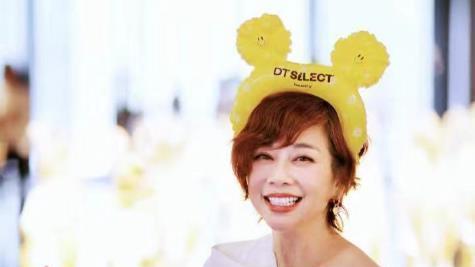 陈松伶|陈松伶近照曝光，狂瘦近30斤双腿细如竹竿，再没人说与张铎像母子