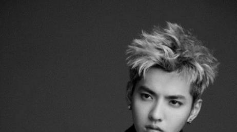 吴亦凡狱中生活如鱼得水已当班长坚持写歌，两人照顾生活起居