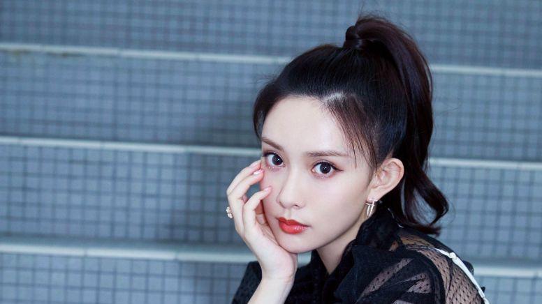 秦霄贤孟子义被曝同居！男方vlog药罐被扒，网友喊话孟子义快分手