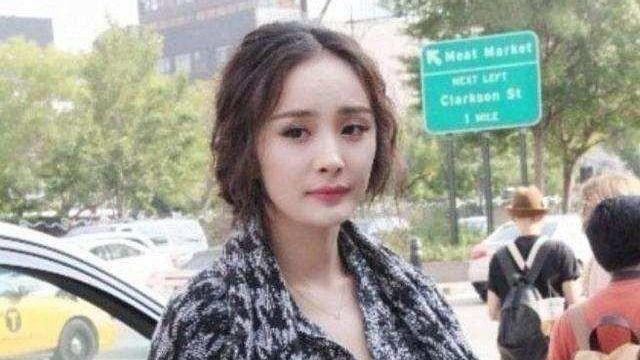 发型 选错发型显老10岁！杨幂只不过烫个泡面头，却跑出了“阿姨味”
