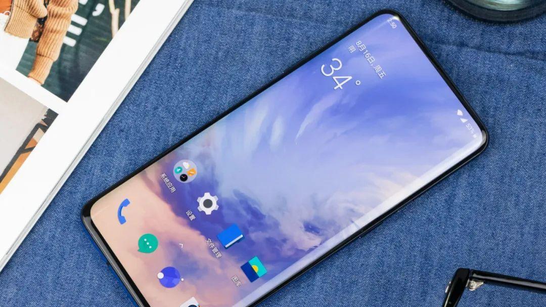 大数据|为什么这2年没人说安卓手机卡了？它和iPhone还有多大的差距？