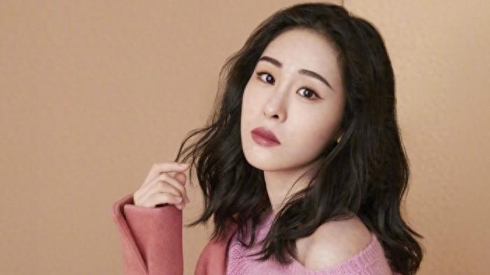 张碧晨暴露真面目，难怪偷偷生下华晨宇的孩子，竟是想母凭子贵？