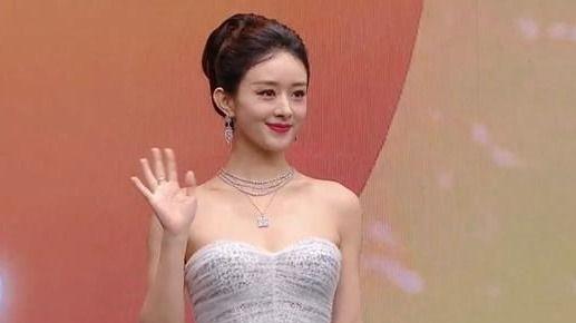 迪丽热巴|芭莎红毯：赵丽颖点泪痣，热巴泰式风，baby没新意，杨紫全场最佳