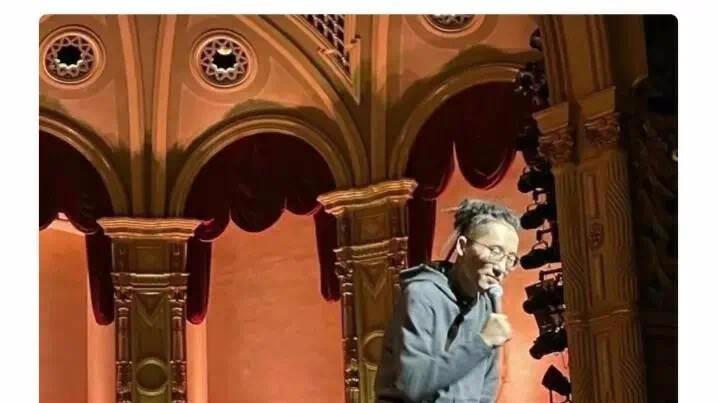 池子|池子北美脱口秀内容太扭曲？端起碗吃饭，放下碗骂娘？