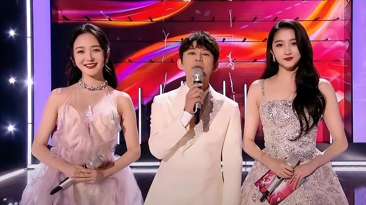 揭秘 2023 双十一晚会：谢娜尴尬主持，假唱明星集体翻车？