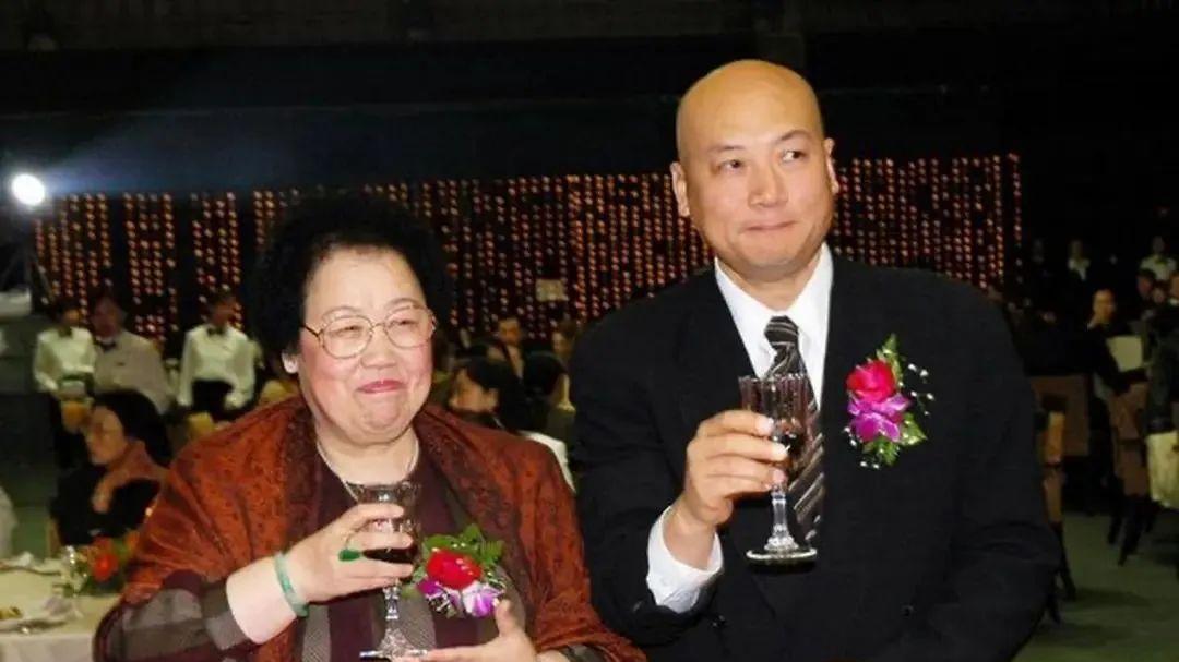 迟重瑞|迟重瑞：我拒绝陈丽华3次，但母亲重病，她花大钱让母亲又活半年