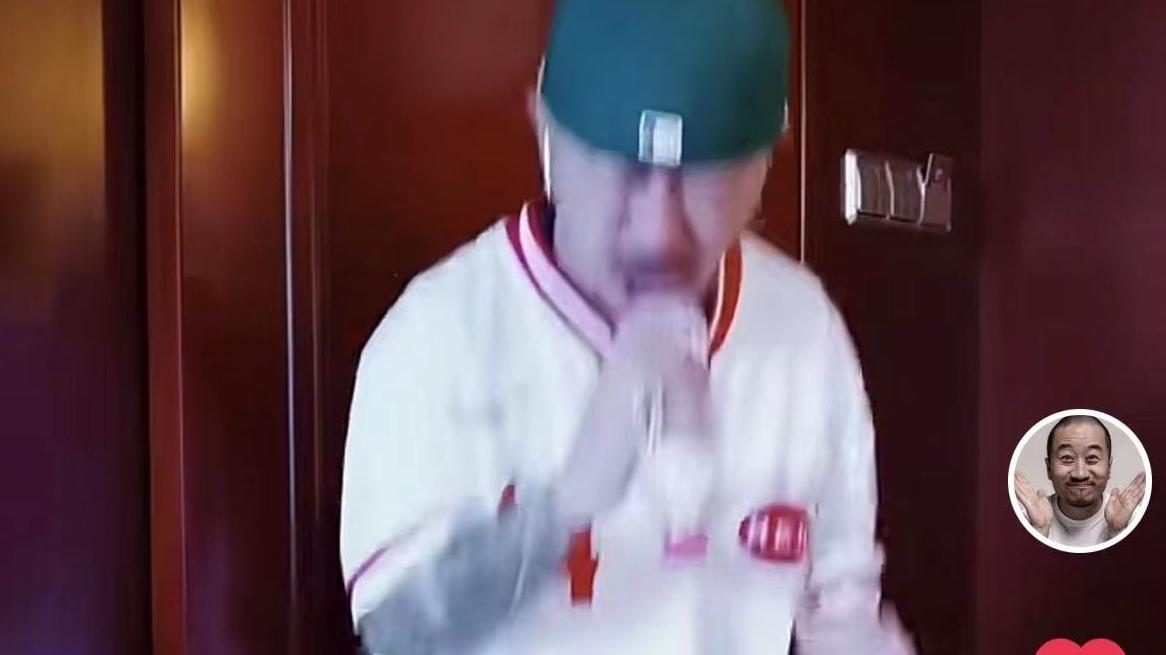 李保田|李保田儿子精神引担忧，浑身纹身夸张乱蹦太放飞，被讽刺有一个好爹！