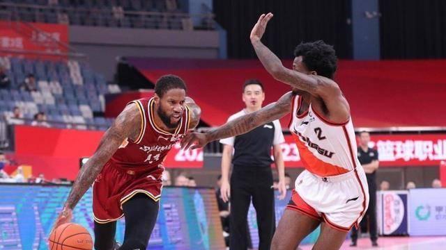 索尼·威姆斯|从辉煌到低谷：山西男篮威姆斯职业生涯的反思与重塑