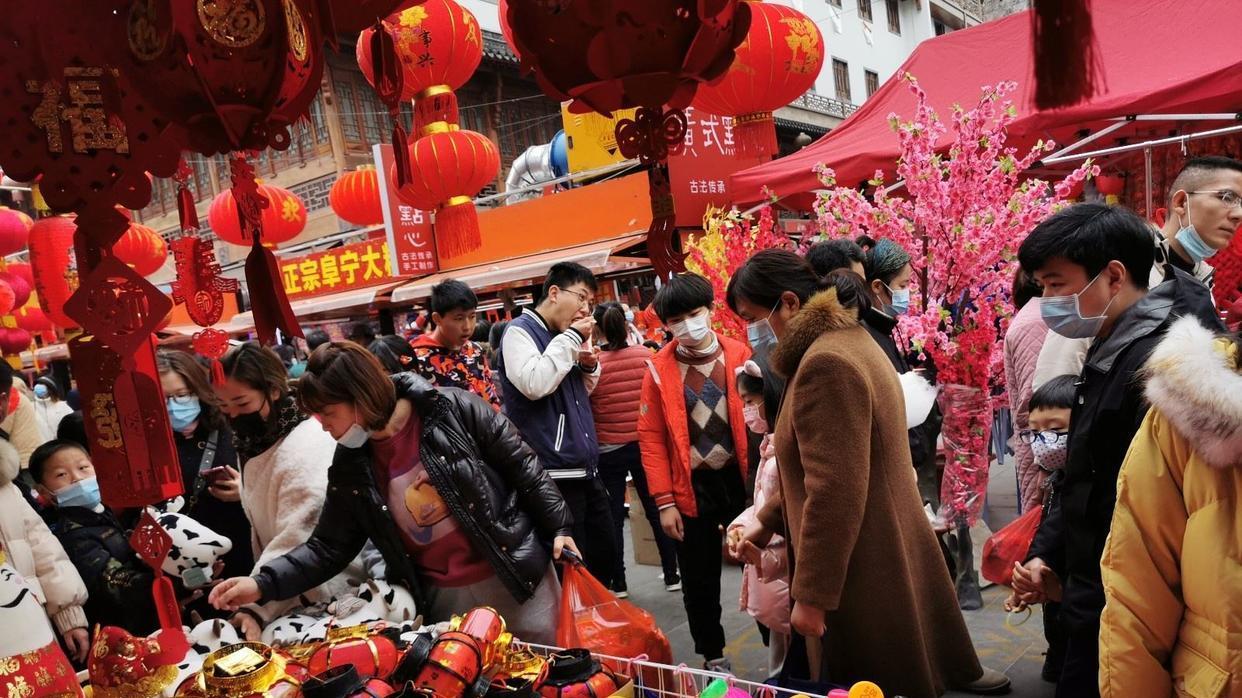 报复性消费|“报复性消费”没来，反而生意越做越惨淡，到底是怎么一回事？