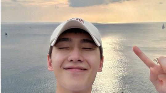 迪丽热巴|迪丽热巴杨洋疑似恋爱，被扒一起庆祝元宵节，汤圆勺子都是同款