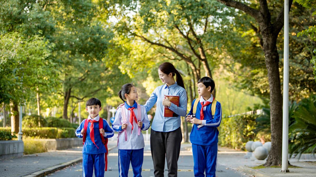 |2023年教师招人，满足4个条件可报名，师范生不是强制要求！