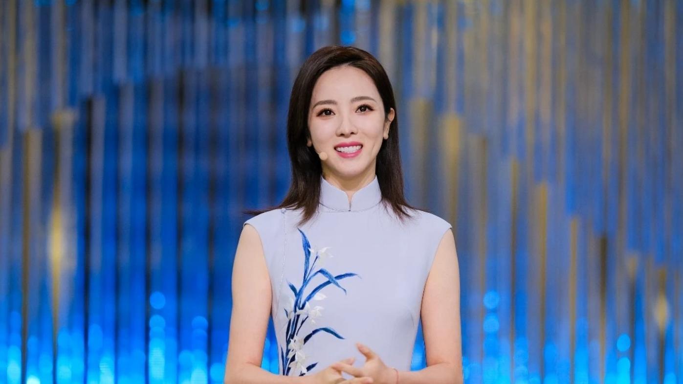 李思思|有人气有资历，央视主持人李思思凭什么登不上春晚舞台？