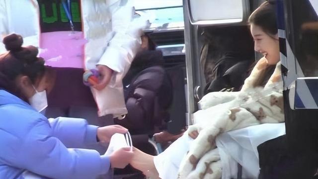 赵露思|赵露思要塌房了？狗仔曝其立场存疑、学历涉嫌造假、谈过多段恋爱