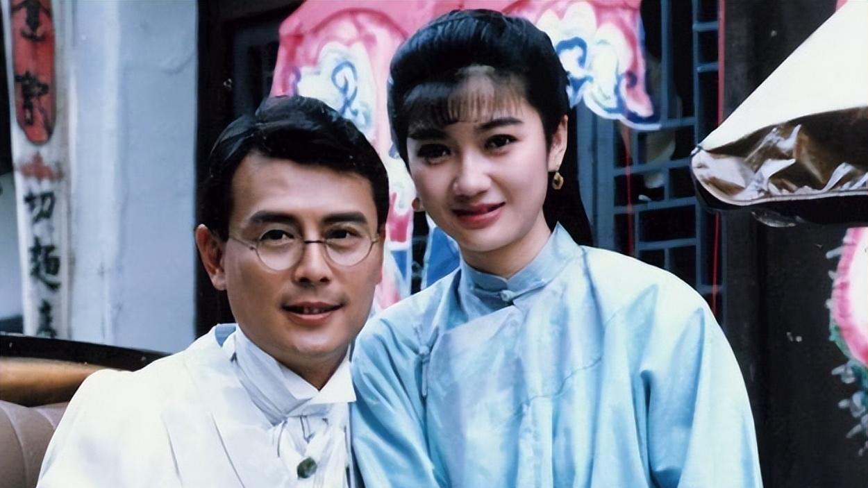 我们熟知的她早已离世，29岁与男友坠机而亡，双双丧命大海中