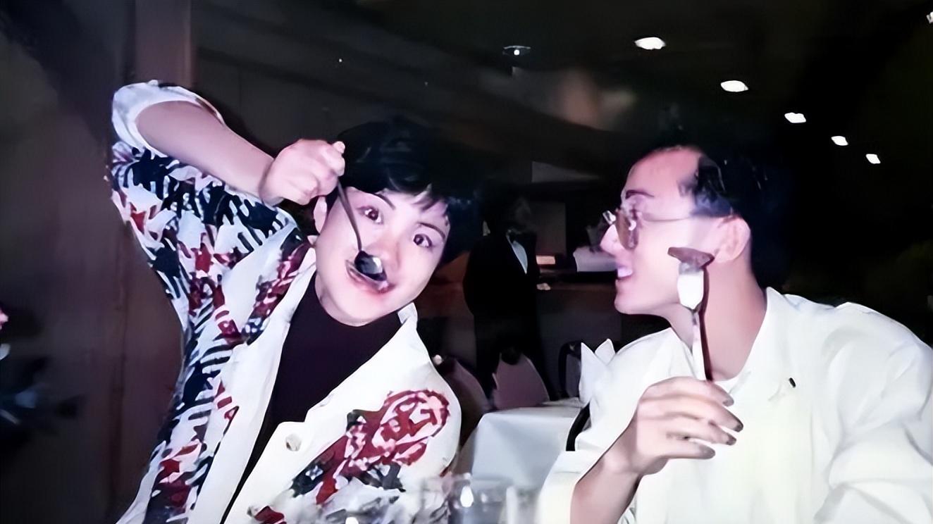 原来他就是天后王菲的亲哥哥，56岁仍未婚，从未谈过恋爱，太可惜了！