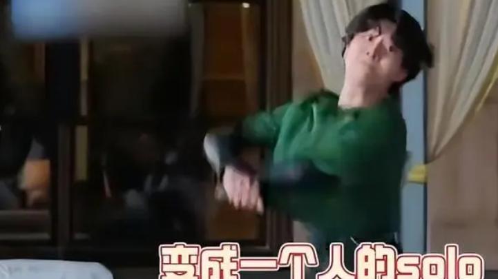 继范丞丞后，sunnee玩游戏的镜头被删，蔡徐坤却意外出镜了