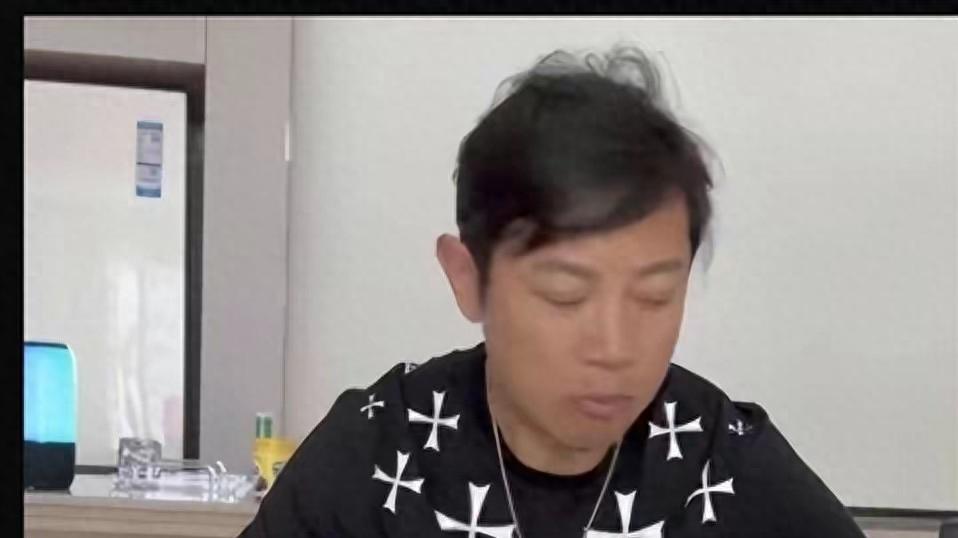 又一受害人控诉罗中旭 ：每到一个地方演出，都骗不同的女生来酒店