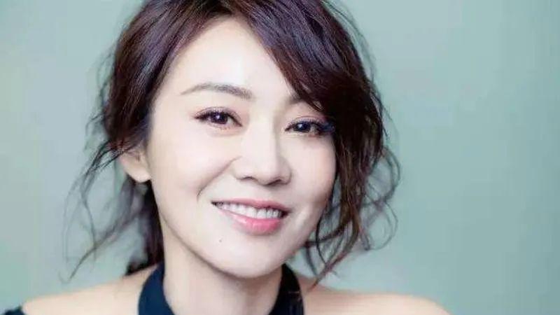 薛之谦和黄牛勾结？邓为补拍《青簪行》？闫妮拍戏0片酬？欧阳娜娜退圈？