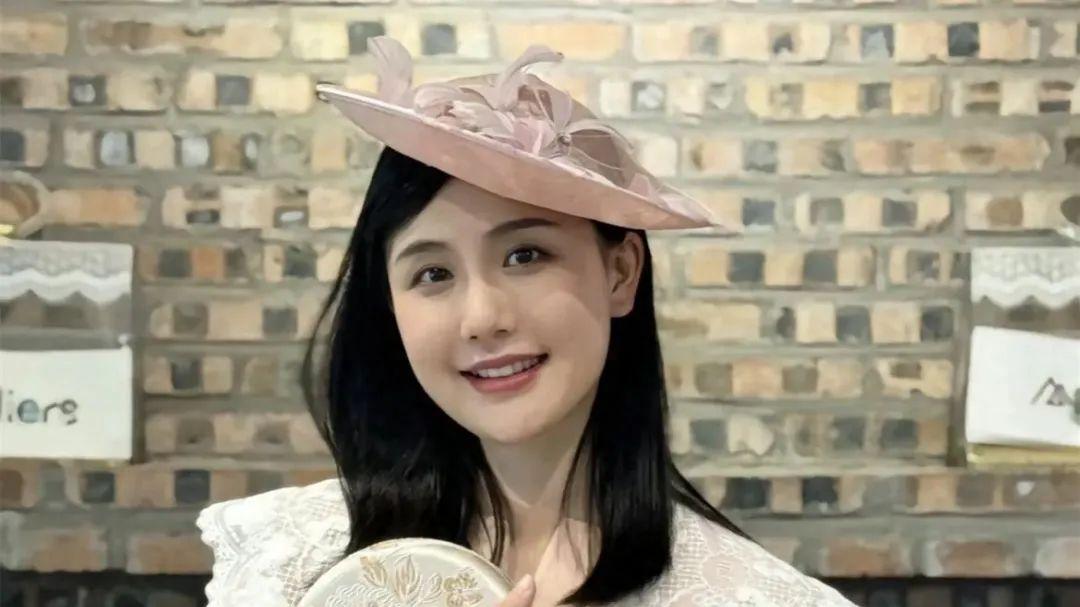 赖文峰现状曝光！娶小23岁娇妻，眉眼酷似旧爱杨钰莹，儿子已6岁