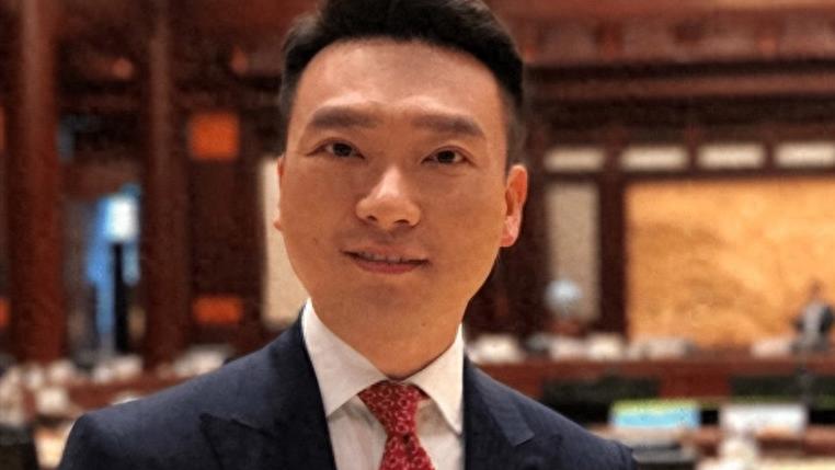 央视新闻主播完成调整，央视一哥康辉遗憾落选，两位新人引人关注