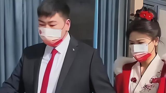 朱之文|曝大衣哥抱娃心切，提前想好了孙子的名，送亲家几箱烟花被嘲小气