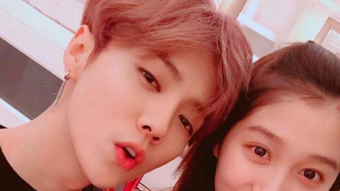 鹿晗关晓彤被称已见过双方家长，且曾与家人一起庆生