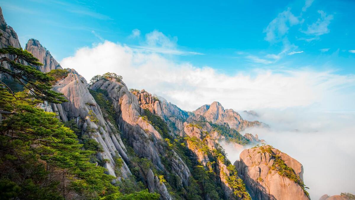 华山|2023年国内必爬的十大名山，快来看看你爬过几座？