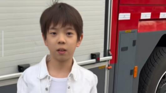 杜宇麒|霍思燕久违晒儿子近照，9岁嗯哼颜值变化大，和爸爸杜江越长越像