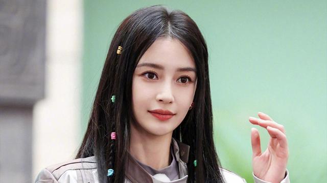 奔跑吧兄弟|《奔跑吧》首期开播，全程逮人追击撕名牌，回归奔跑，收视率狂飙