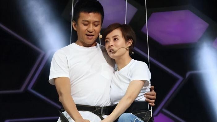 蒋勤勤|吃瓜，圈内 “恩爱夫妻”被爆双双出轨？两人在综艺里演得很是恩爱！