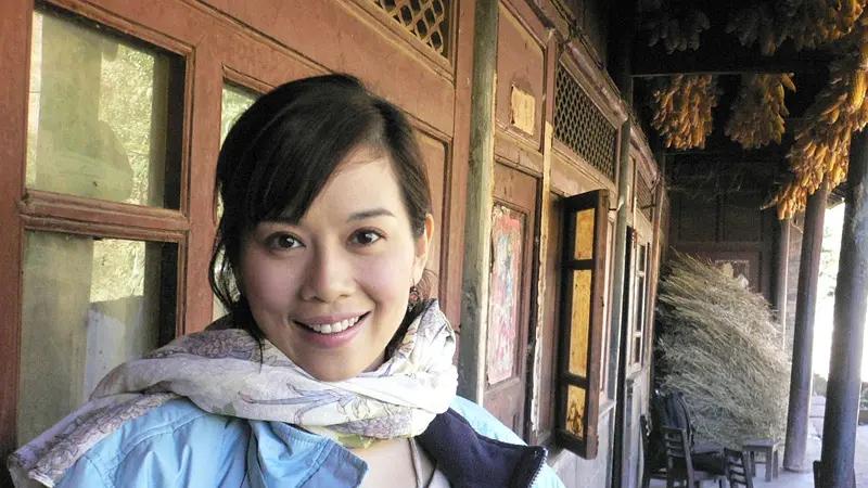 18岁红遍两岸三地，34岁一贫如洗，人生总要经历风雨才能见彩虹