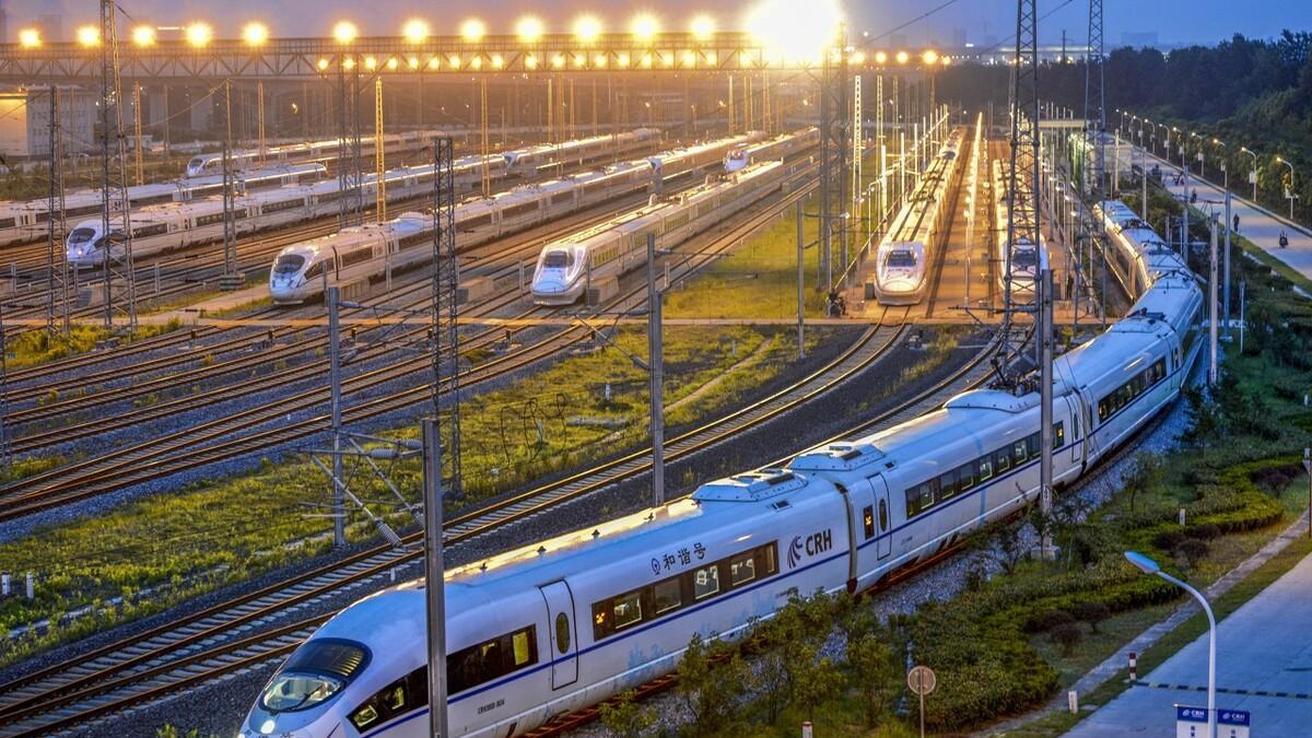 高校|2023年高校毕业生，想去铁路局工作，有哪些人可以报考？