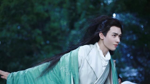 龚俊|龚俊客串《黑莲花手册》！陈飞宇虞书欣已定，预计4月中旬开机