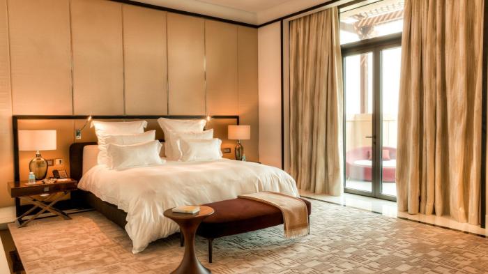 四季酒店|遍地黄金的迪拜，探访4000一晚的四季酒店，让人赞叹不已