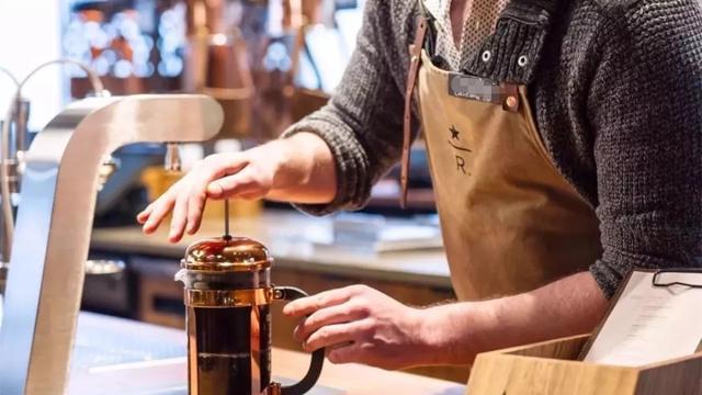 咖啡|我不懂咖啡，但这真的好喝吗？这么火是因为挂了品牌卖9.9吗？