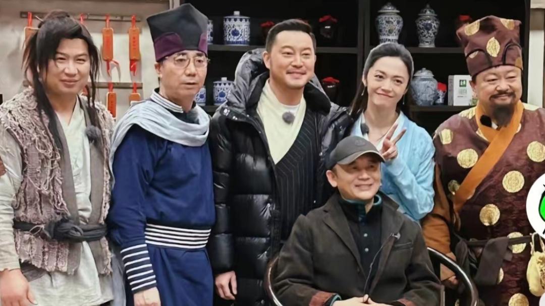 吴彤|娱乐圈明星，正在靠“贩卖情怀”赚得盆满钵满