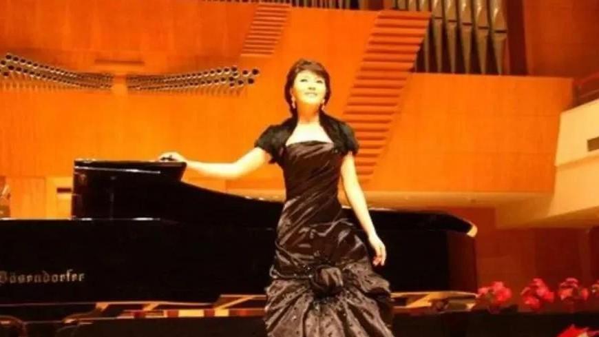 老虎|曾登上春晚舞台的美女歌唱家，为了名利成为“大老虎”的情妇！