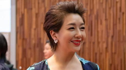 高曙光留不住婚姻，靳东拿不下女儿，偏偏田小洁可以让江珊死心塌地