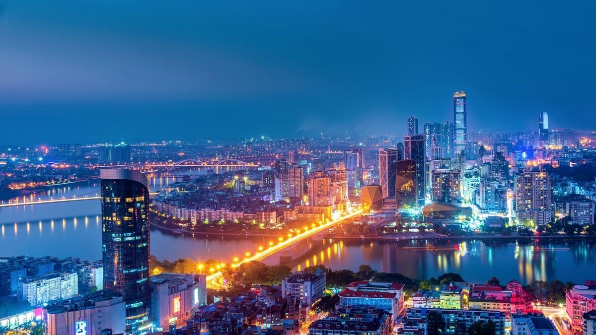 自贡|2023年突然火起来的8个网红旅游城市，好吃好玩，你最想去哪个？