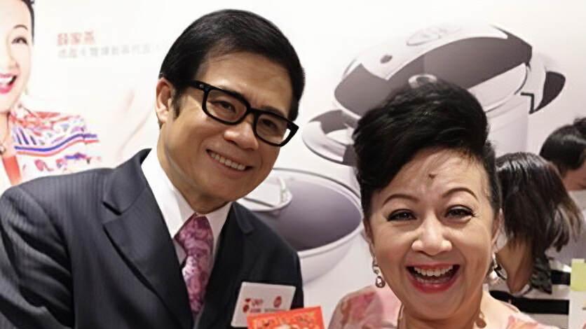 恭喜！TVB知名老戏骨默认新恋情，初恋患脑膜炎离世后单身多年