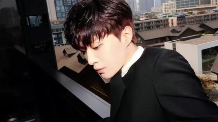 范丞丞|范丞丞综艺感满满，也挺真实，路人缘也不错