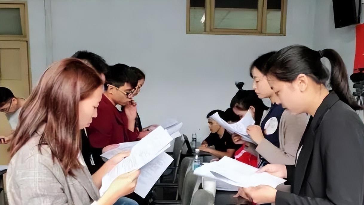 |“教师参聘制”落地，首轮招聘就出现爆冷，超一半岗位门可罗雀