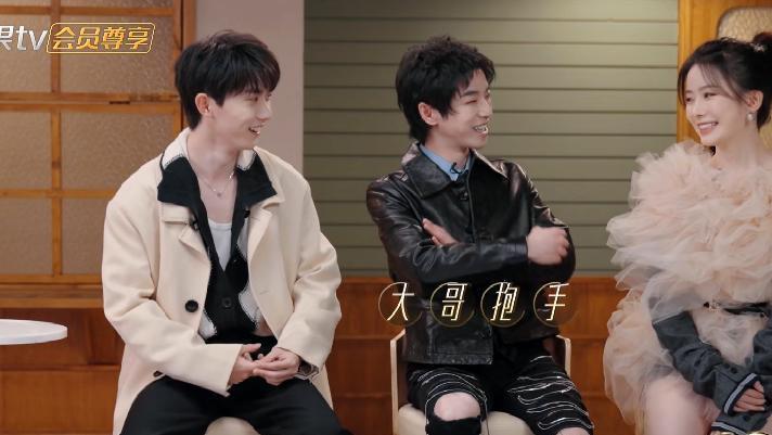 华晨宇|华晨宇认真严谨，尽职尽责帮助年轻人，那英夸他像声乐老师