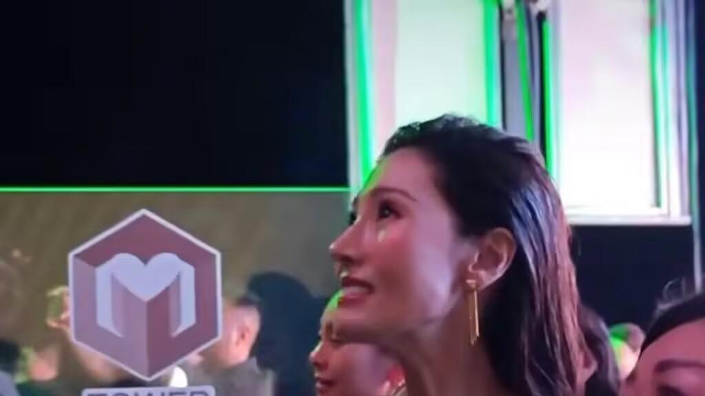 李嘉欣马来西亚活动生图，网友吐槽：瘦骨嶙峋，看着就害怕