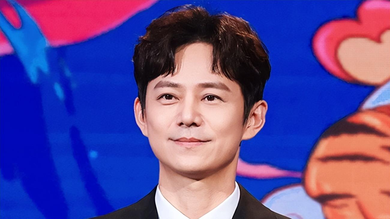 韩国电影|芒果台华人春晚主持团公布，何炅一老带三新，“铁四角”2人缺席