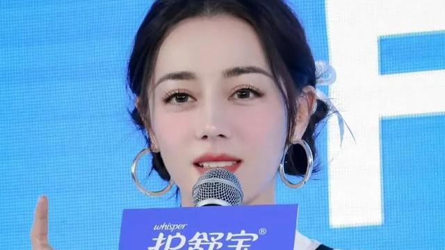 迪丽热巴|48小时曝七个瓜，分手，共度良宵，和同性牵手！每个都是大瓜！