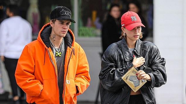 贾斯汀·比伯|贾斯汀·比伯和海莉街头午餐，赛琳娜倡导善良，北美意难忘和解