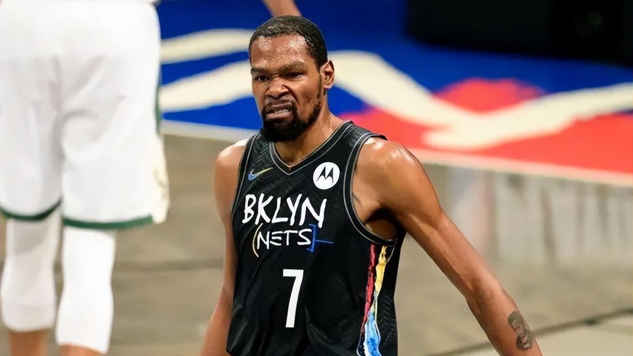 迈克尔·乔丹|杜兰特砍25000分用了922场，詹姆斯分用了915场，乔丹张伯伦呢