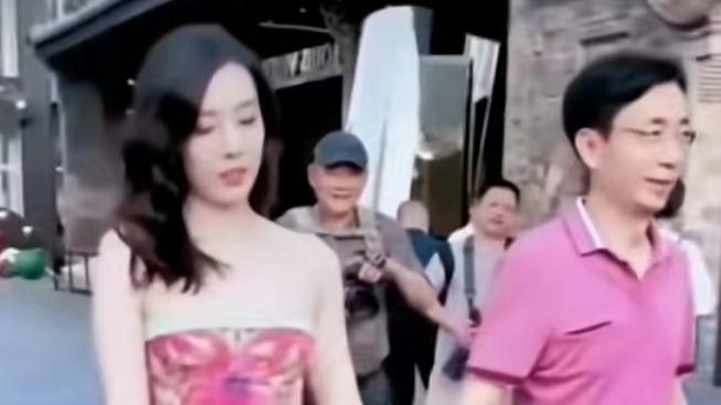 谢霆锋|大反转！牵手门胡总原配妻子发声，董小姐是干女儿，不值得大惊小怪？