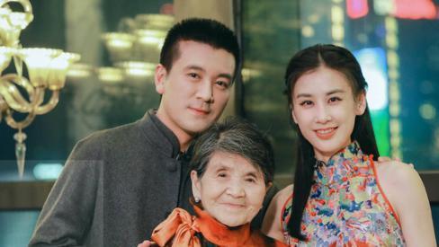 杨子|真离了？杨子为黄圣依庆生，官宣妻子不再是爱人，夫妻合影是旧照